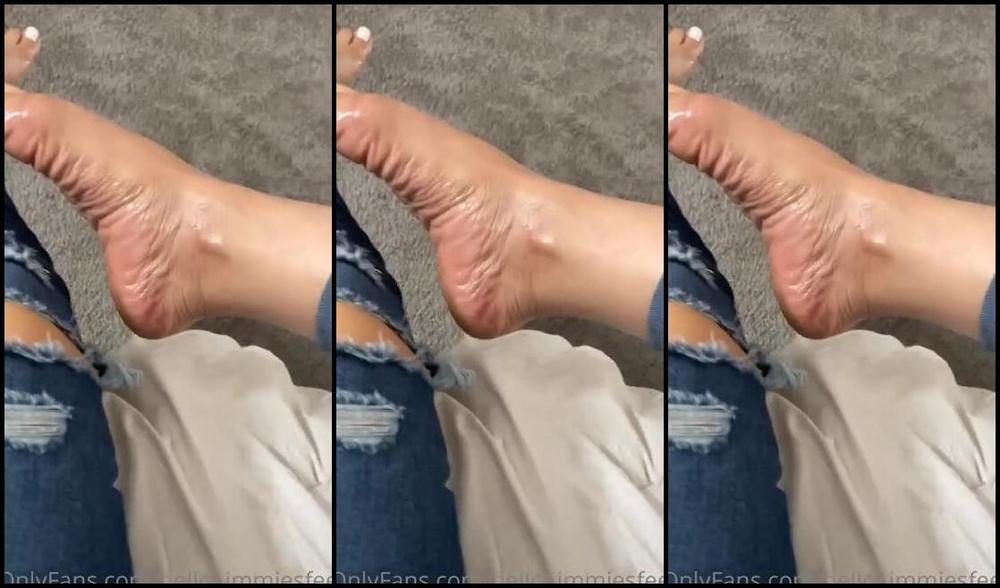 Kimmies Feet Aka Hellokimmiesfeet Onlyfans Stroke Stroke Your Bbc To Theses Oh So Oily Soles