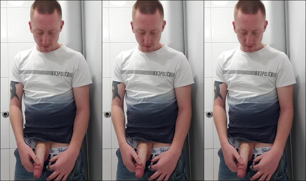 Tomtompics Short Video I Took Of Me Stripping And Wanking In The Airport Toilets