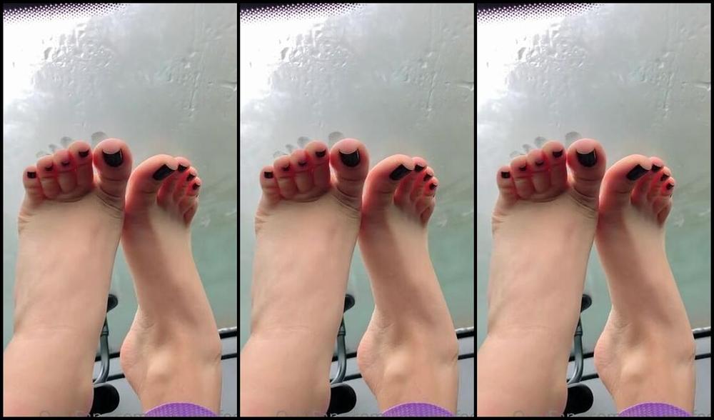Caliupe Feet Nicknamed Caliupe Feet Foot Fetish 10 21 2022 Onlyfans Video I Love To Enjoy The Rain And The Noise Of Her Crashing Out Of The Car