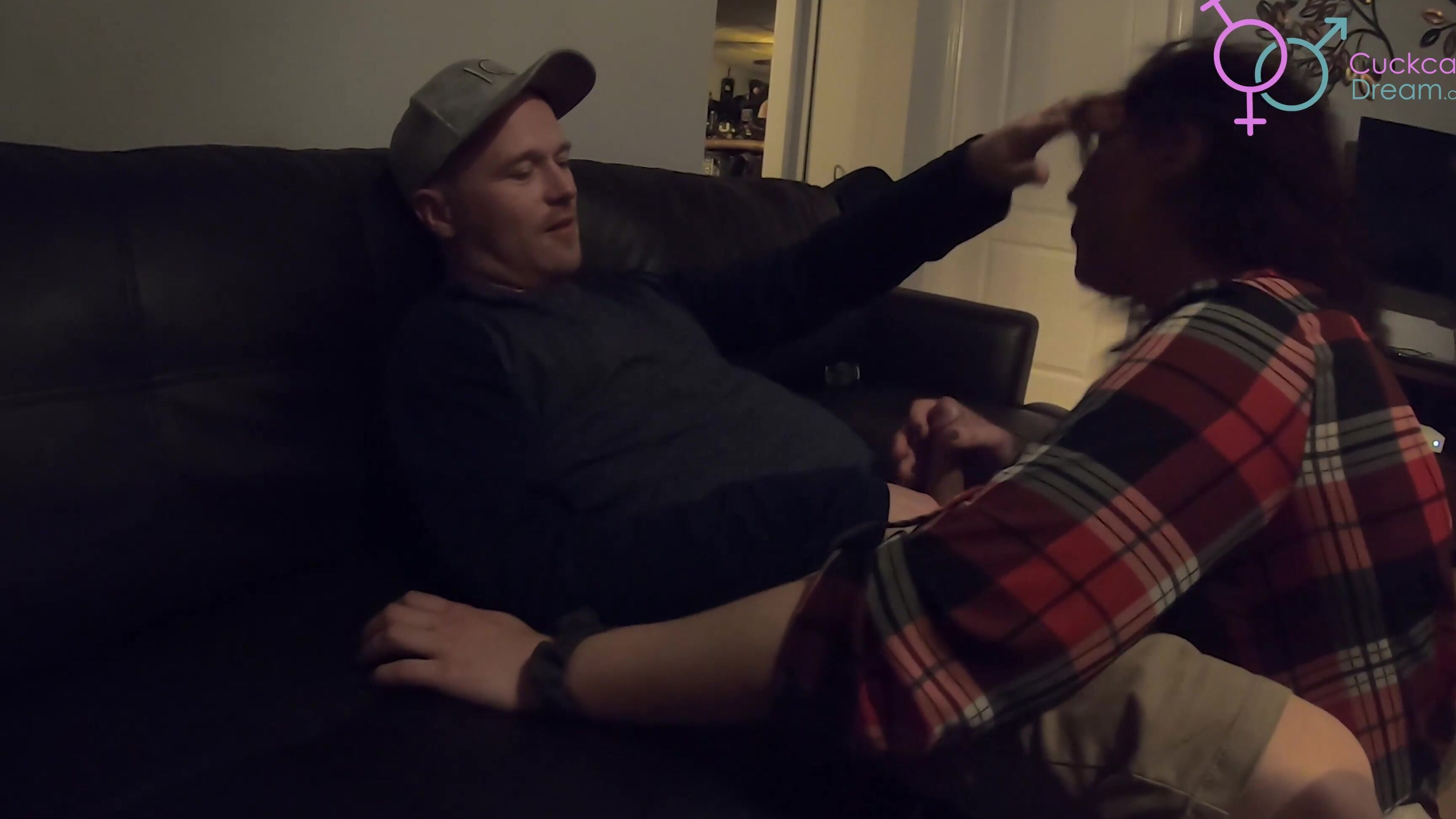 Amateur Couple,Threesome,Riding,Bareback,MILF cuckcakedreams girl rides husband in front of his wife ManyVids