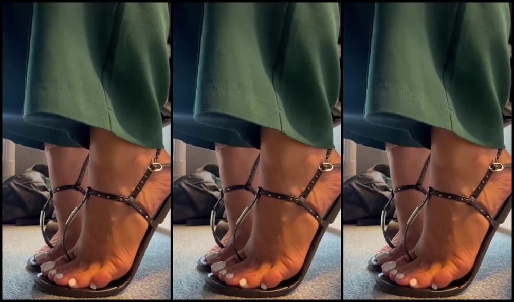 Megyfeet Foot Fetish 07 19 2024 Onlyfans Video Des Voyeurs Au Bureau Imagine Toi Passer Sous Mon Bureau Et Toccuper De Mes Pieds