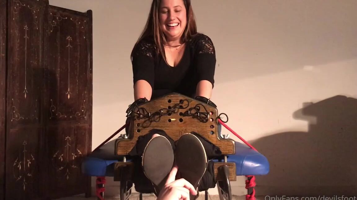 Devilsfootstool Onlyfans Elizabeth Kay First Time In The Stocks2