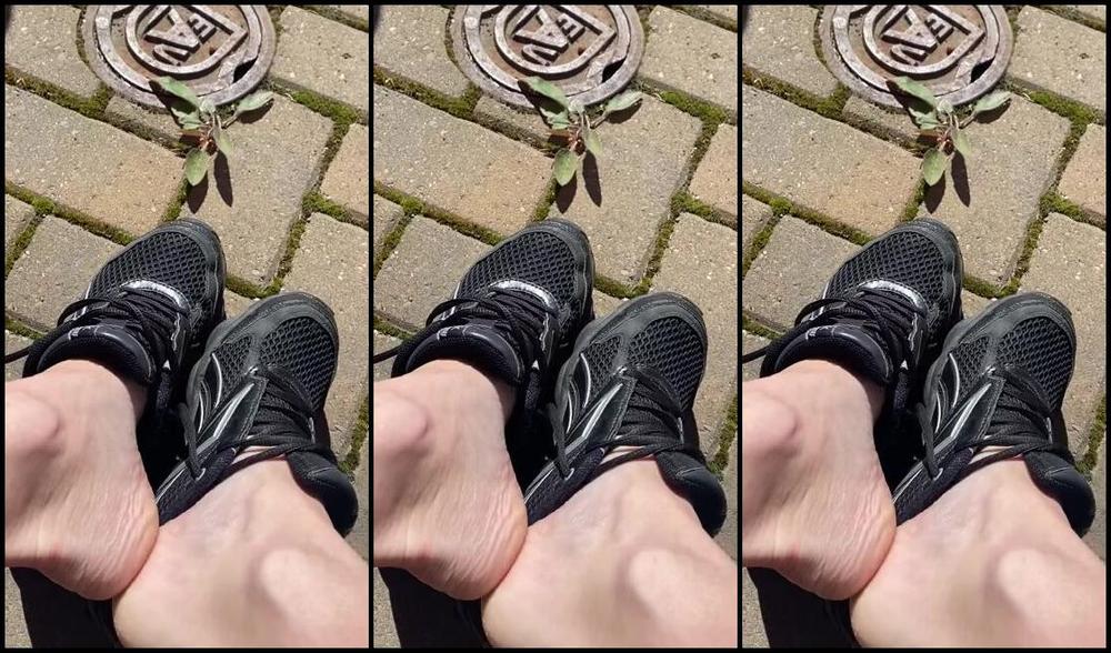 Lezlyan Nicknamed La Little Dancer Feet Onlyfans For All Of You Who Love Sweaty Feet