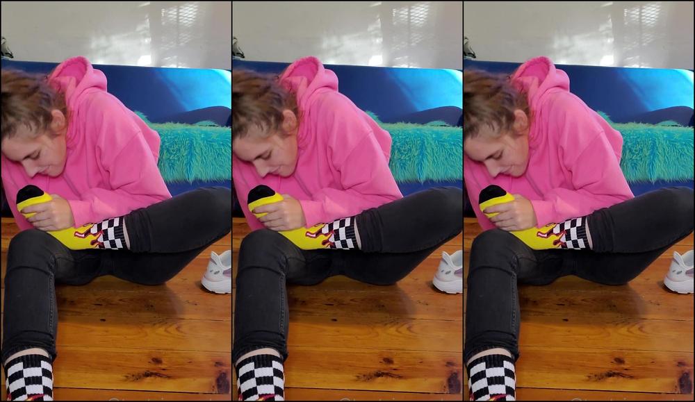 Tootsiepoptoes Yummy Dirty Sock Worship Lint Between My Toes And Cracking Bones