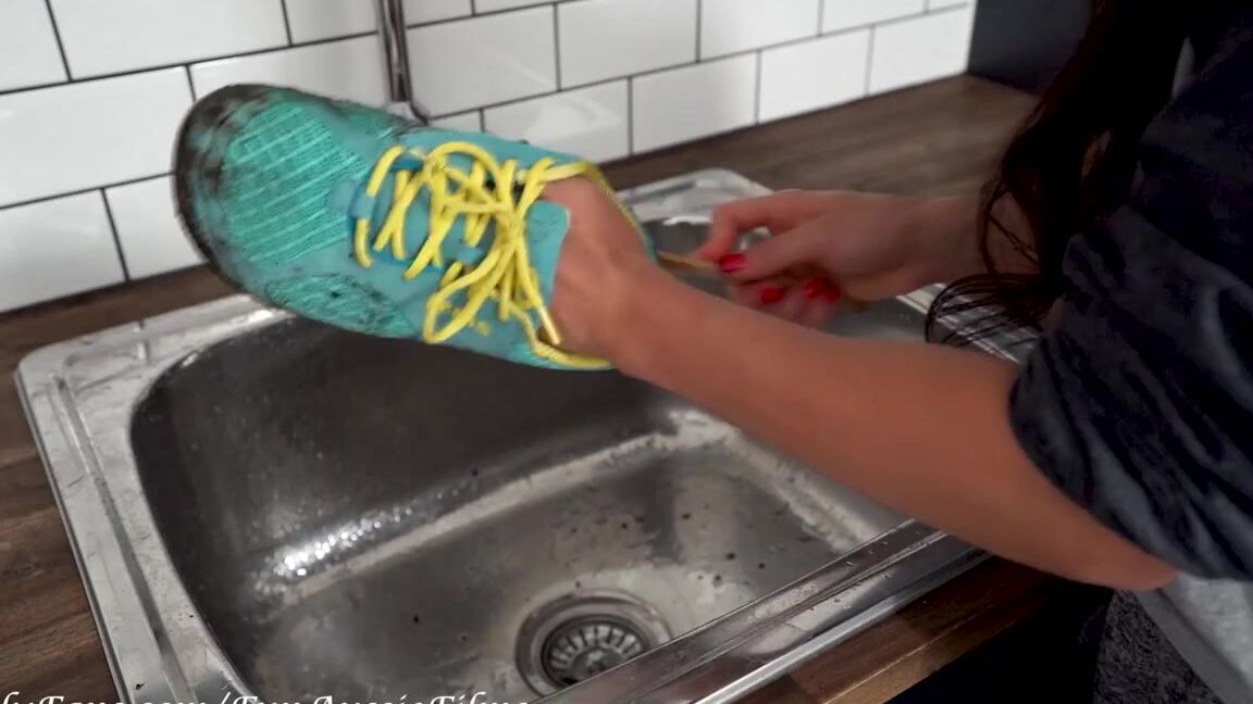 Goddess Mercy Aka Funaussiefilms Onlyfans He Didnt Seem To Properly Appreciate Me Farting On His Toothbrush For Flavour Last Timep