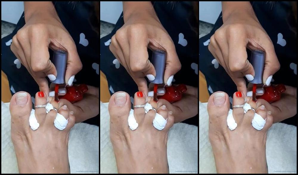 Meryann Aka Solesqueenrd Onlyfans Pleasing A Fans Who Paid For This Beautiful Red Color He Thought In His In My Red Toes