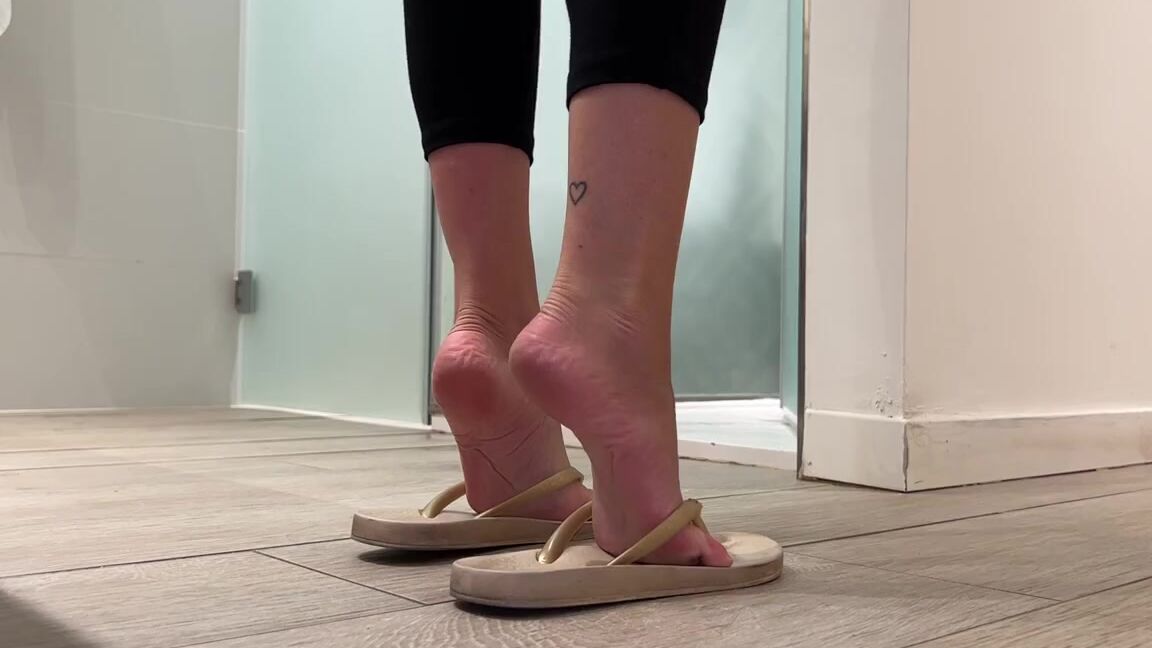 Goddess Claire Nicknamed Goddessclair 10 31 2022 Onlyfans Video I Want To Crush Something