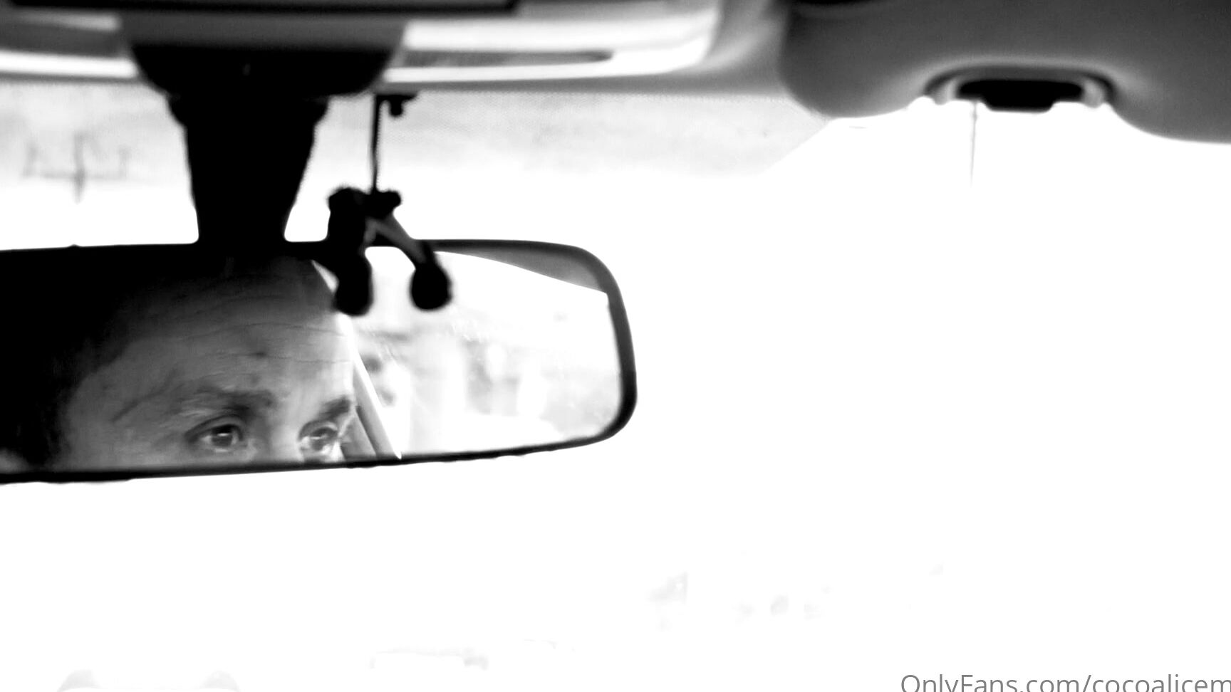 Cocoalicemodel Uber Dream Listen With Headphones