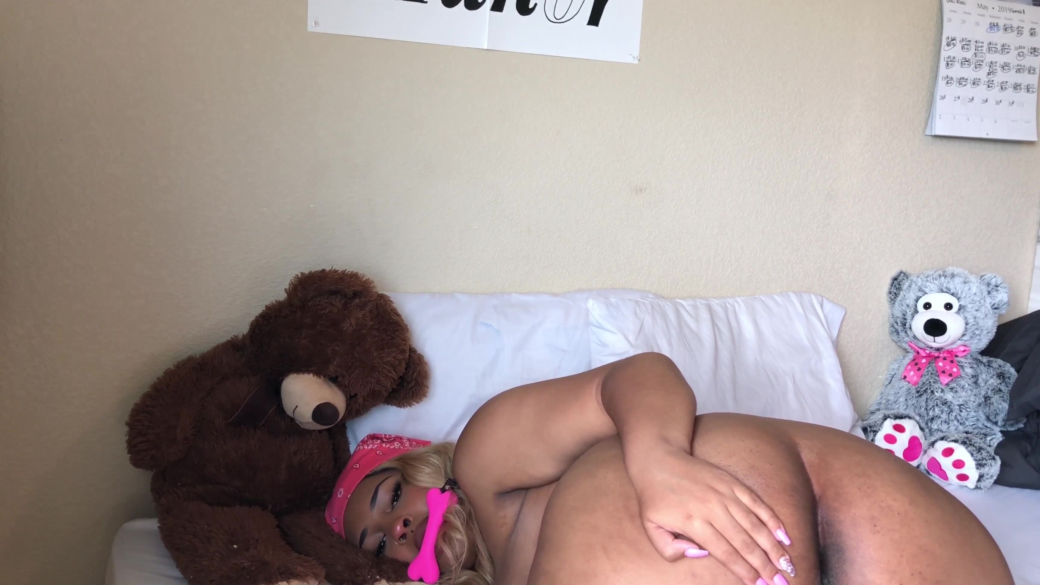 Emothot Gagged Face Focused Orgasm