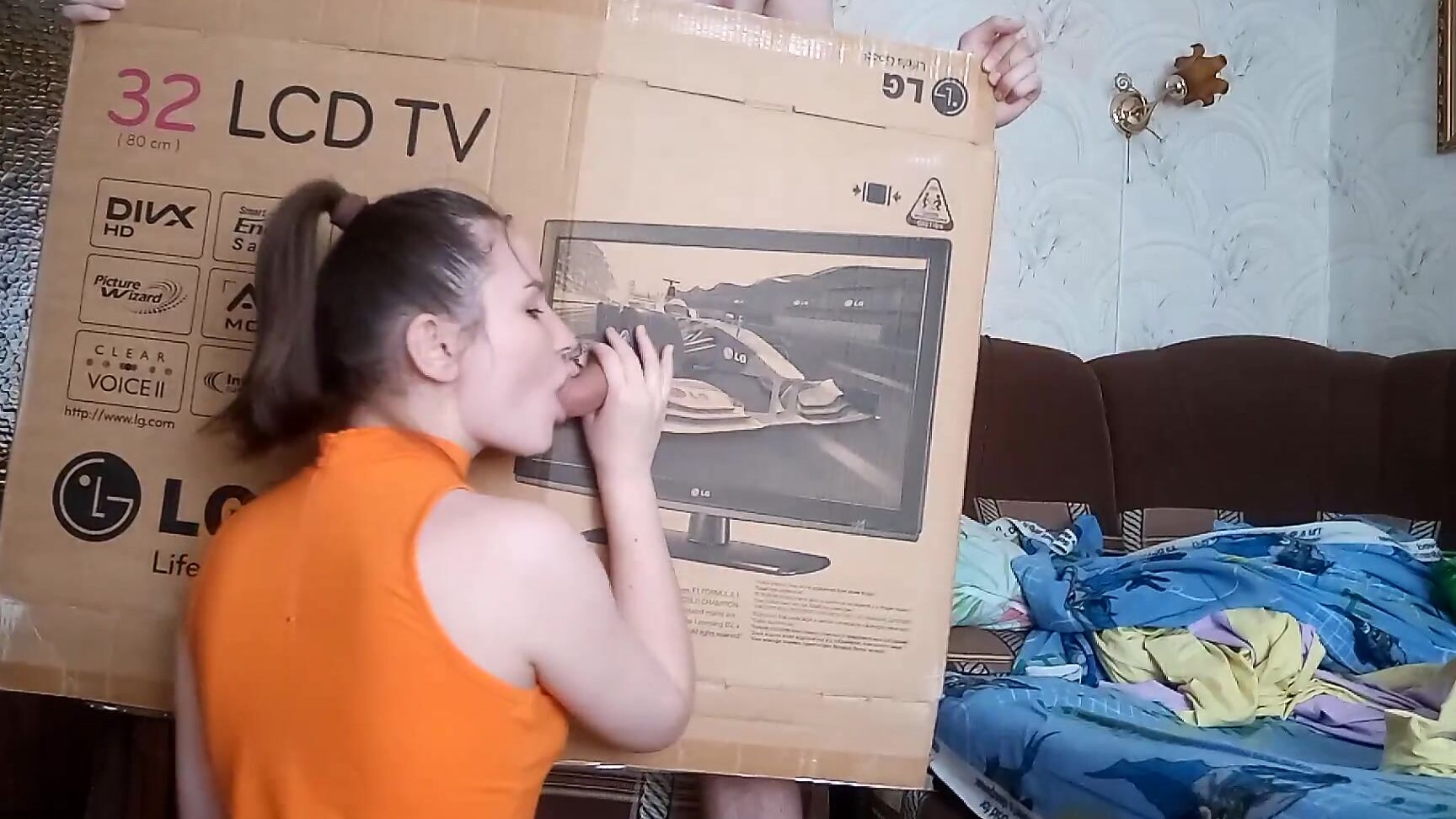 Sexy girl sucks her boyfriend through a box Pornhub