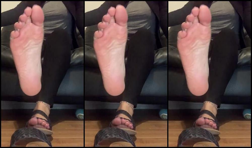 Natasha Aka Vibez3 Onlyfans Joi Can You Help Me With My Ankle Bracelet Joi