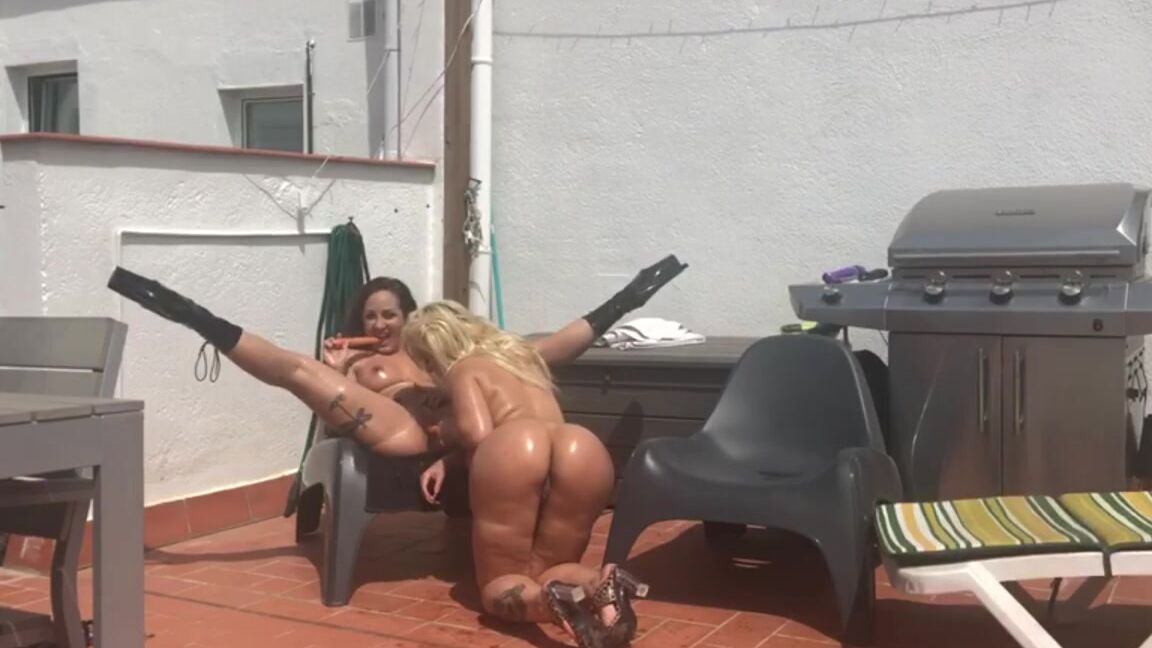 Blondie Oficial We Did A Naughty Salad With This Hottie