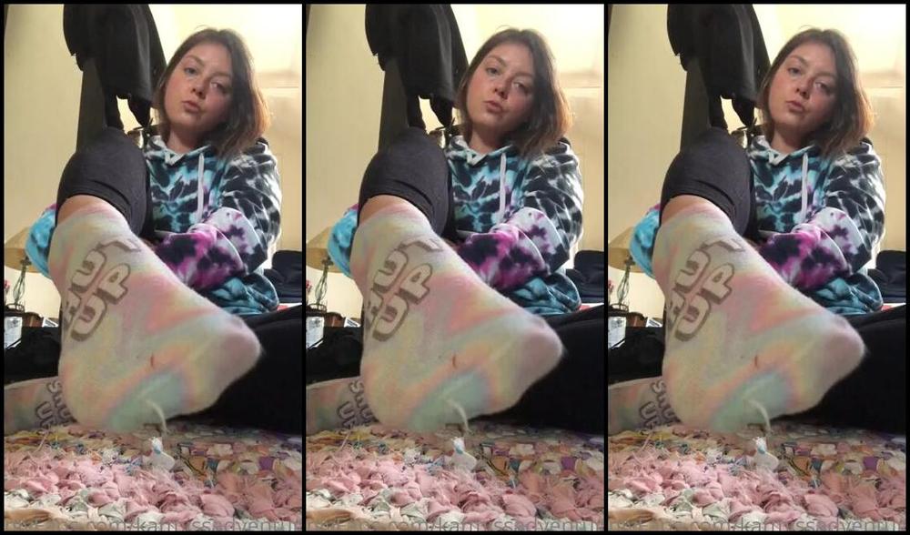 Adventuretoeskat Nicknamed Missadventuretoeskat Onlyfans Just Chillin Vibin Takin My Gym Socks Off For You Ps My Cat Says Hi At The End Hhaha Total