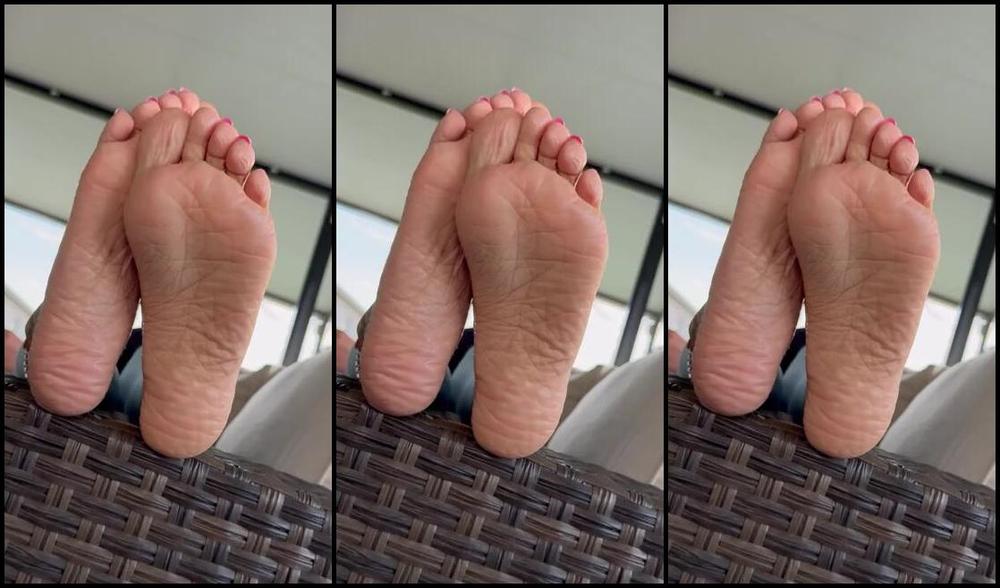 Deedeericanfeet Onlyfans Gm My Lovlies This Is Just A Someone Did For Me Wit The Iphone 15 Pro Max Which I Ll Own Sta