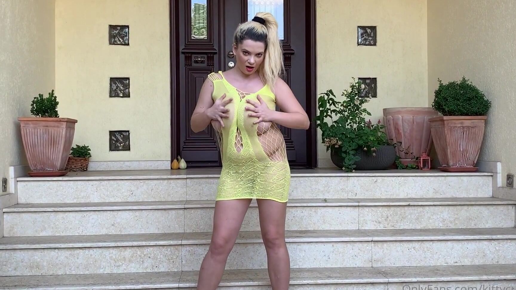 Kittycute Hello Guys My First Onlyfans Post Has To Be Memorable