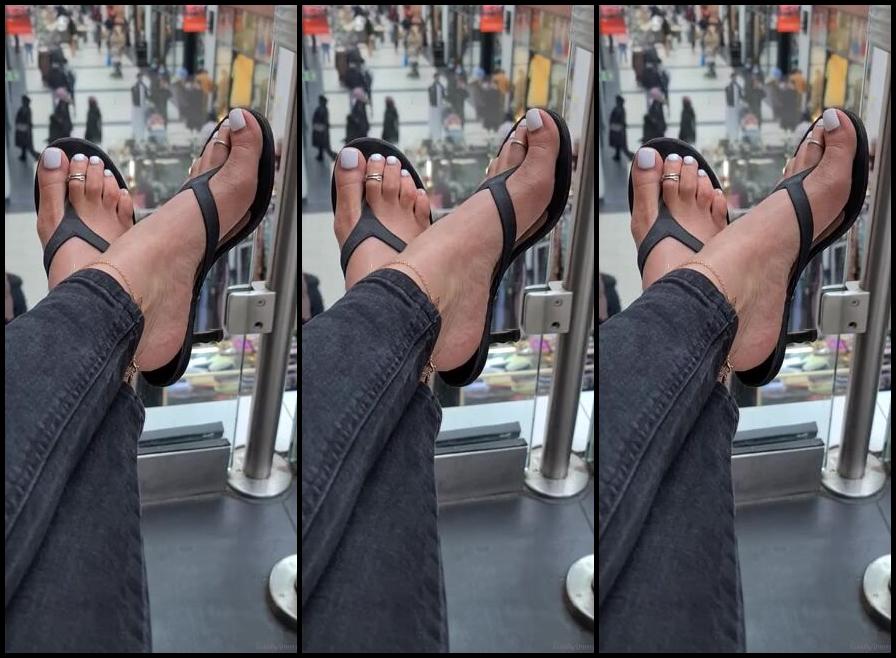 Feetbysherri Onlyfans At The Mall