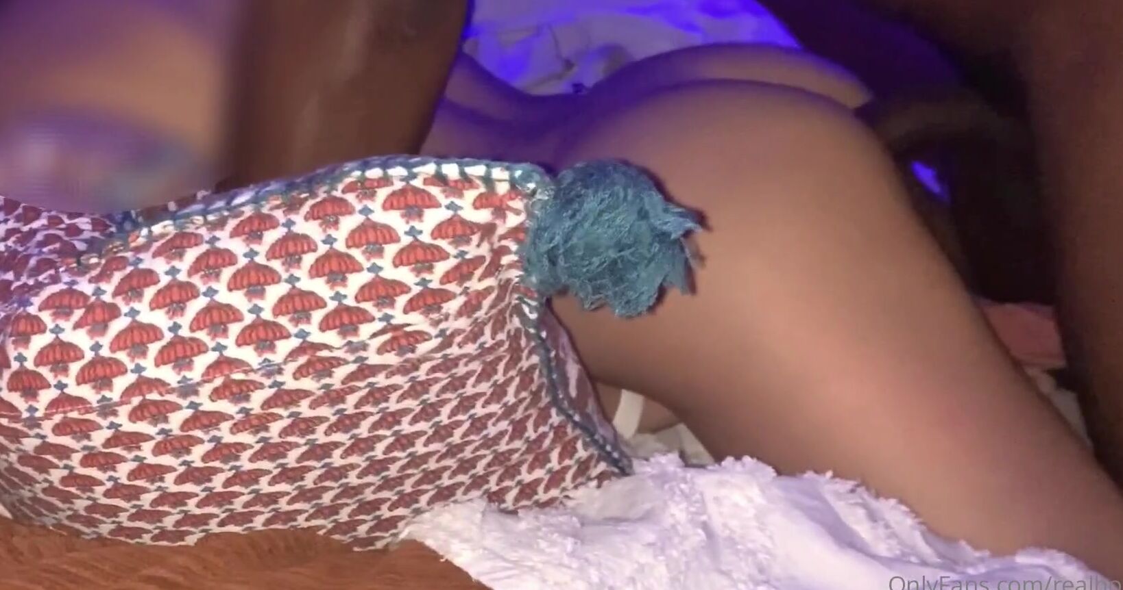 Realhotwife Video Of Round I Roll Over And Let Him Pound