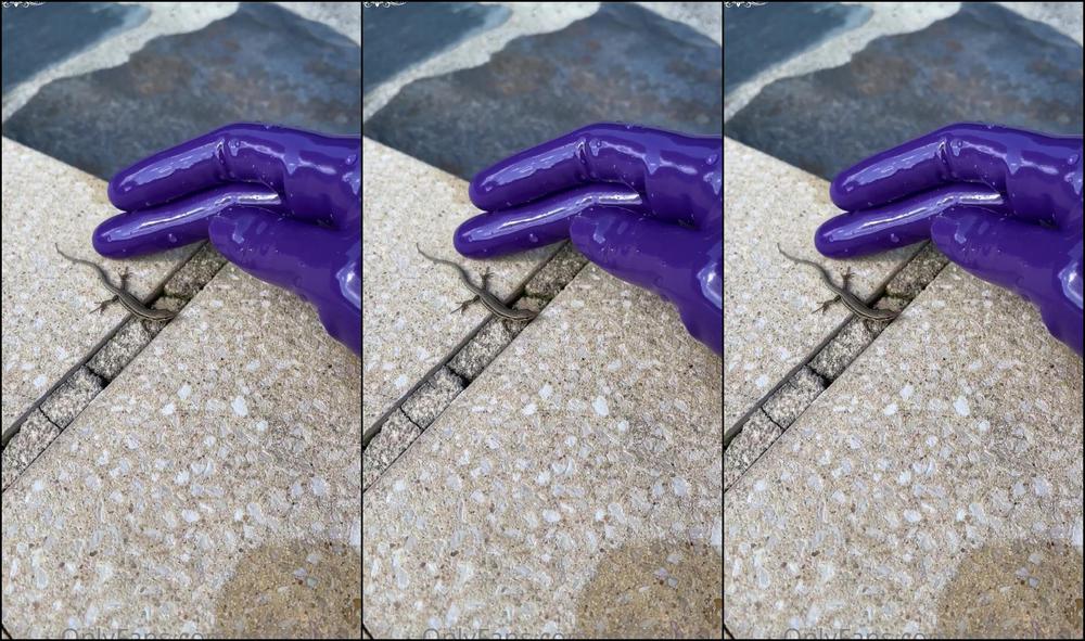 Mfetilicious Enjoying My Holiday In The South Of France Wearing My Purple Outfit With Inflatab