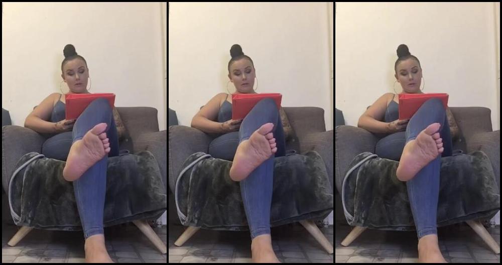 Anushkavelvet Onlyfans Your Boss Is Tired Of You Being Distracted By Your Foot Fetish So He Hired You A Therapist To Help