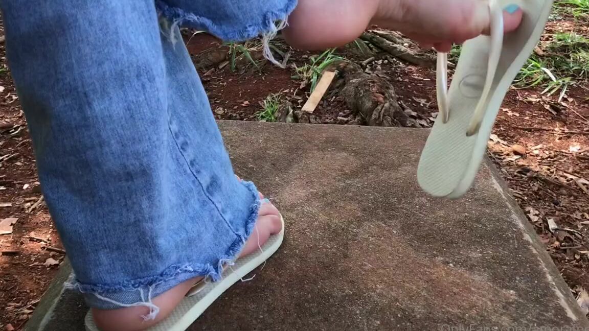 Pezinhos Da Amora Aka Amorafeetofc Onlyfans Havaianas