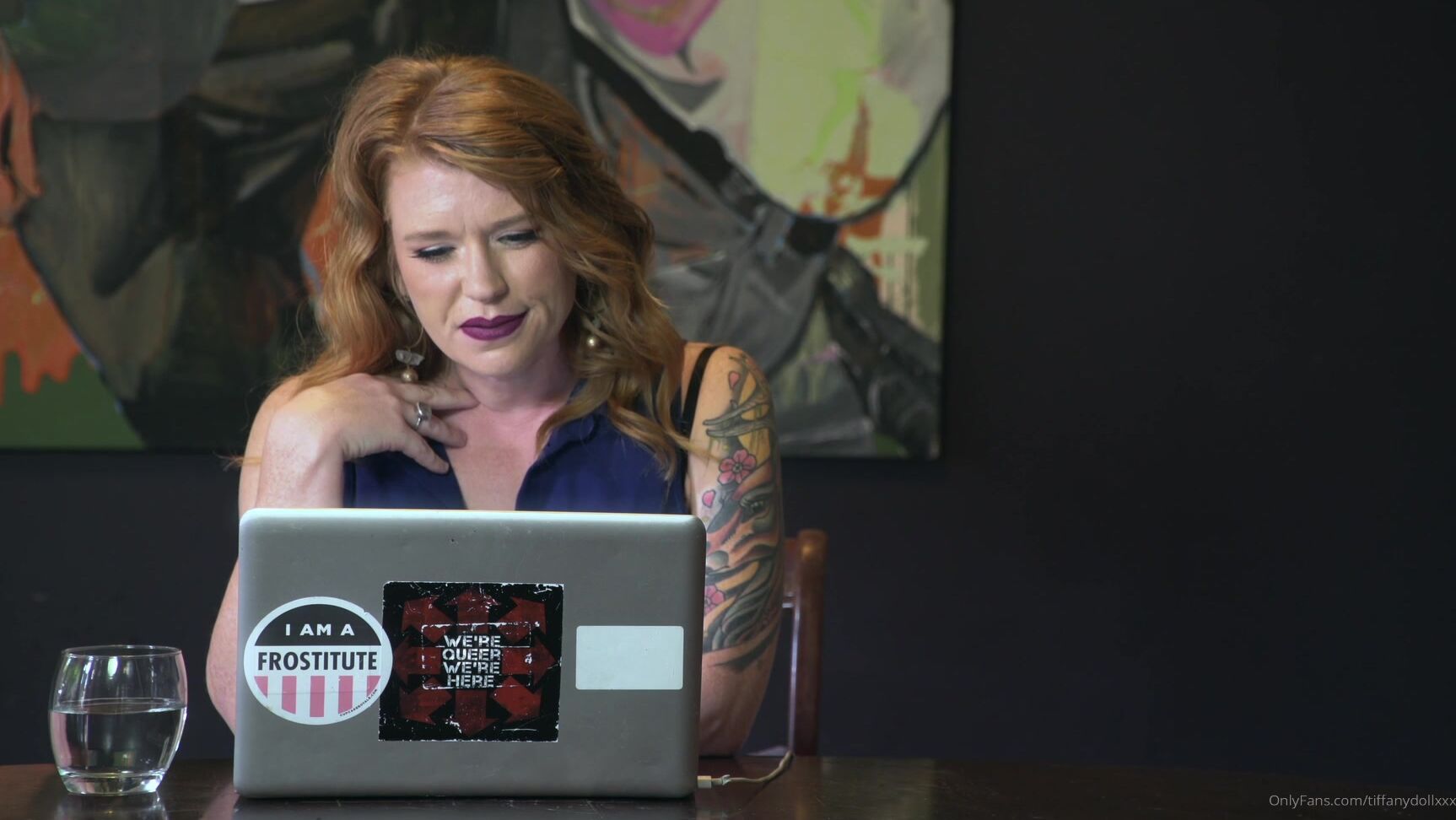 tiffanydollxxx-11-01-2020-123971271-comme-promis-voila-ma-scene-enceinte-et-complete-cadeau