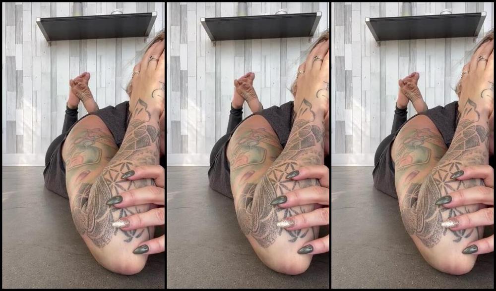 Thefantasychest Onlyfans If You Re Ready For The Weekend Strike A Pose Wait I Don T Really Wanna Just Strike A Pose 15P