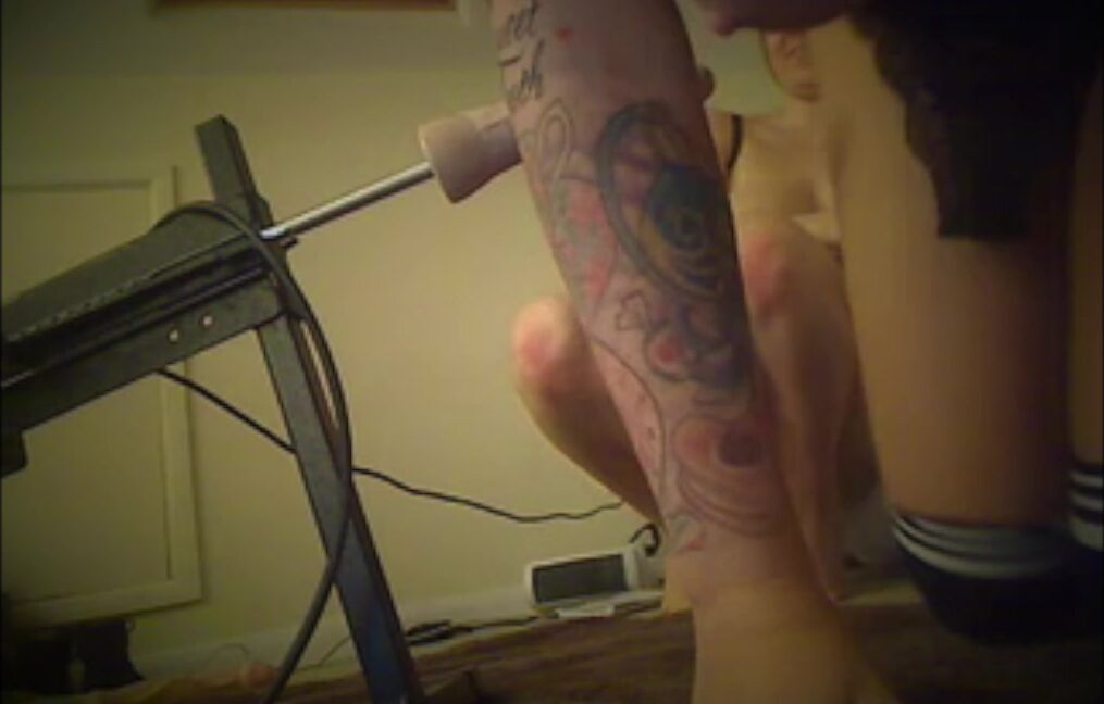 busty lesbians on the fuck machine Manyvids