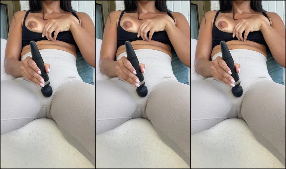 Sexycarol 3121289299 12 11 2023 I Came Home From The Gym And I M Very Horny Look How Wet I Got My