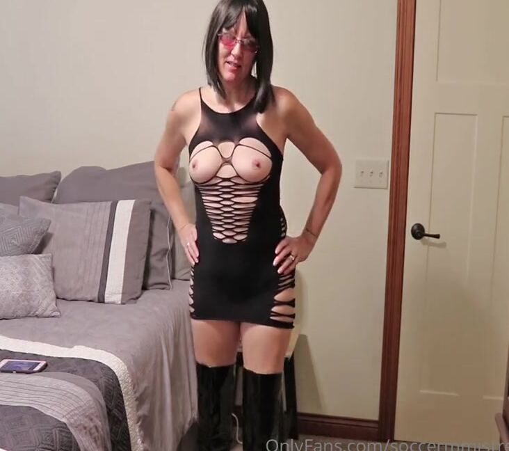 Soccer Mom Queen Of Spades Nicknamed Soccermmistress Fisting Dildo 04 27 2023 Onlyfans Video Watch This 2 Minute Video And Order Your Vdr Today
