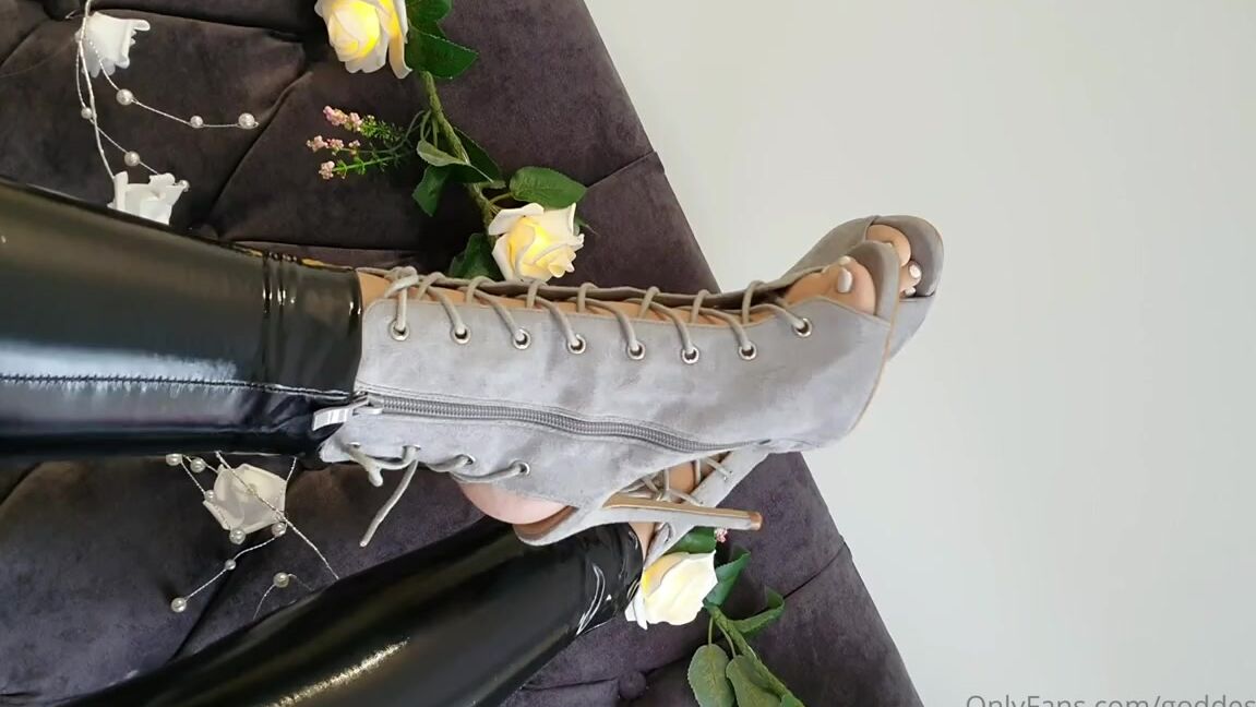 Miss Evie Lock Nicknamed Missevielock Onlyfans Oooh Yes I Know That Your Cock Is Throbbing Imagining Stroking