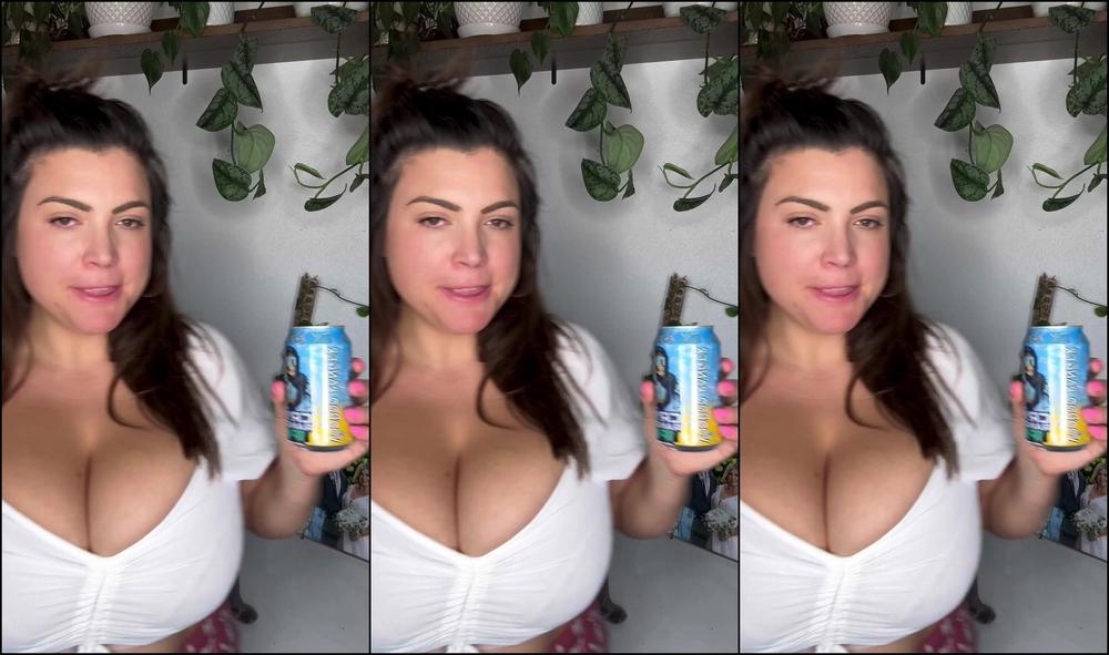 Travelinghoppy 3196240944 02 09 2024 Cheers To The Weekend Babes What Are You Sippin On