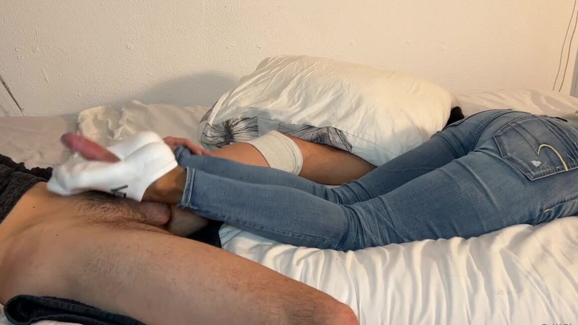 Stillsinning Nicknamed Stillsinning Onlyfans My Dirty Ankle Socks Get His Big Cum Load