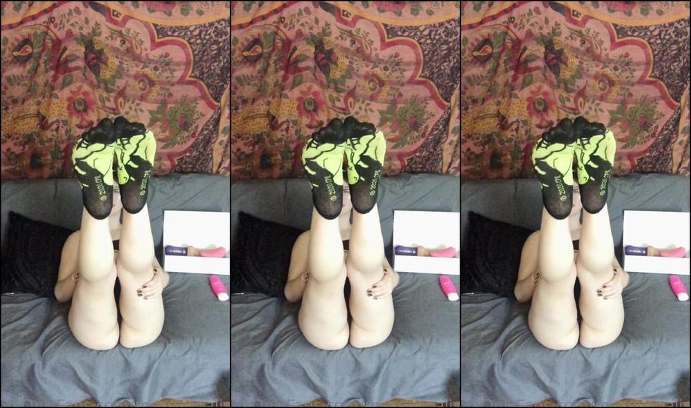 Morriganalise First Part Of My Second Free Toy Review These Big Ole Dicks Are Just Not It For Me I Mea