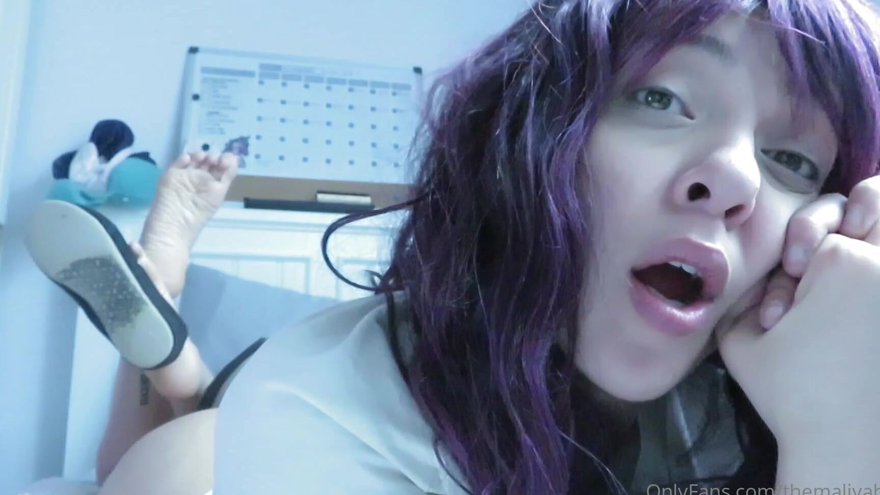 Mfyt Liyahjane Talking A Whole Lotta Shit About My Stinky Feet In The Pose