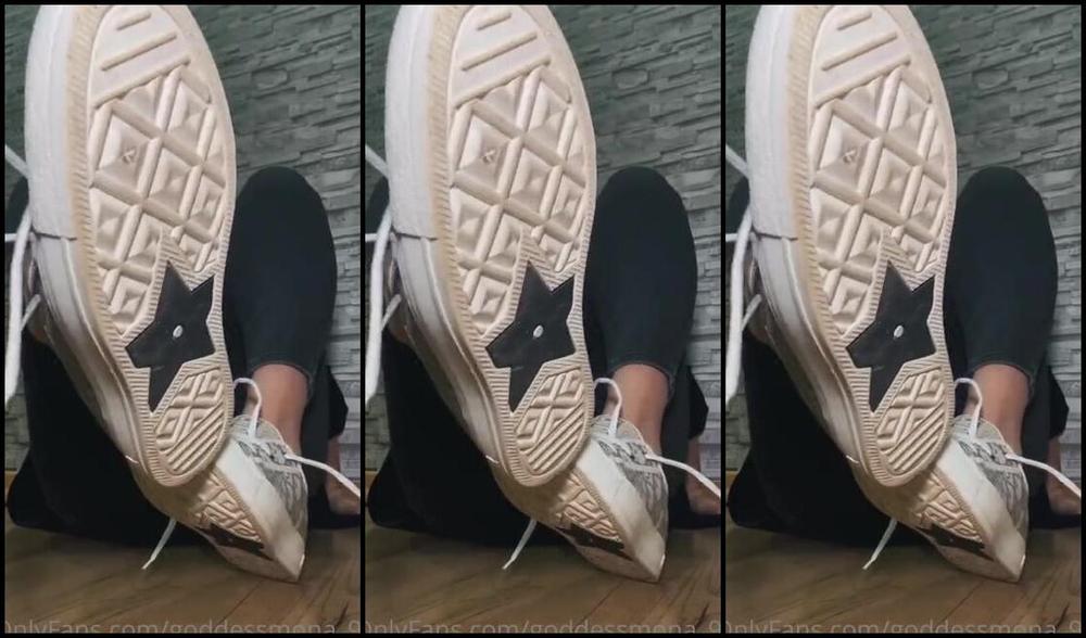 Goddessmona 91 Onlyfans Kleiner Spontaner Einblick Nach Einem Langen Tag Auf Den Beinen A Little Spontaneous Insightp