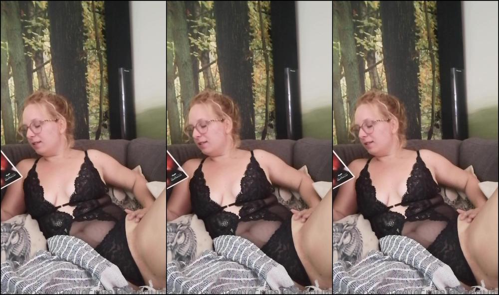 Uecrivainecoquine Petite Lecture Confortable Dans Mon Divan Bonne Fin De Semaine