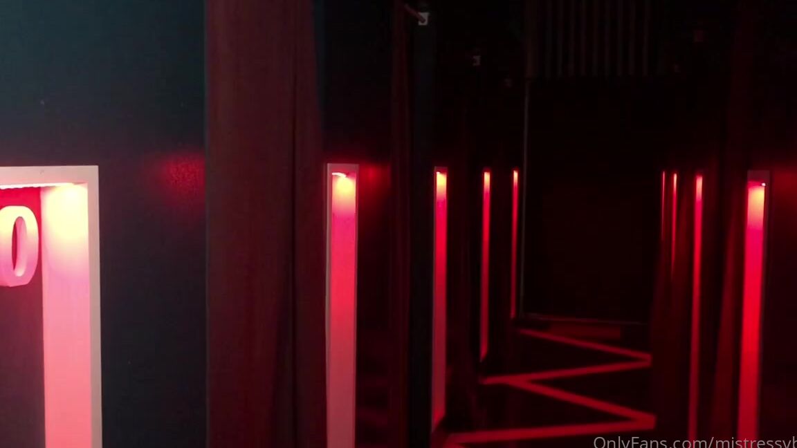 Mistress V Black Nicknamed Mistressvblack Onlyfans Rubber Queens Dandaradomme Inaradoutrinadora