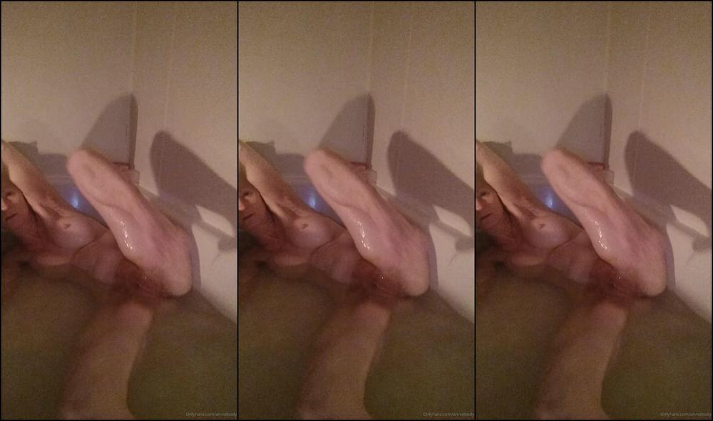 Anniebody Early Morning Bath Time To Sooth Out My Aching Back Whooooooo Can I Use A Good Run Down R