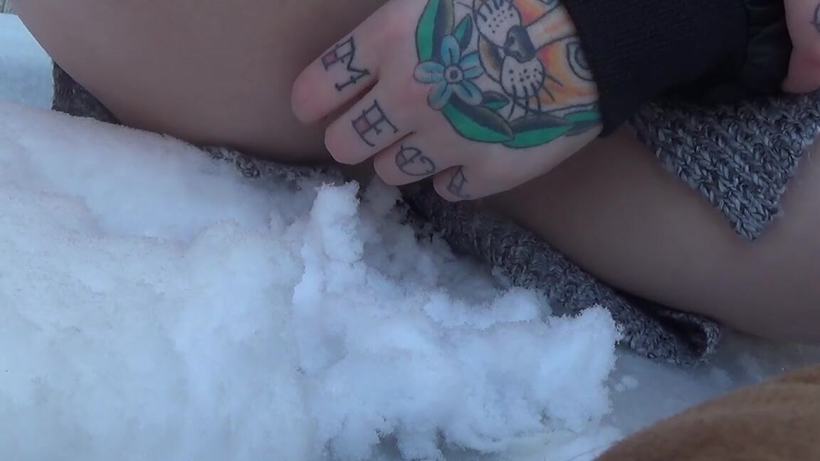 Exposing my Pussy in Public in the Snow_Elle Hell PornHubPremium