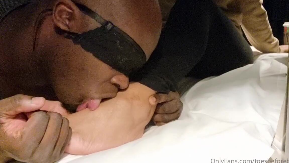 Toesbeforebros Onlyfans I Wanted Carameltoess To Sit Upright With Her Sexy Feet In Front Of Me