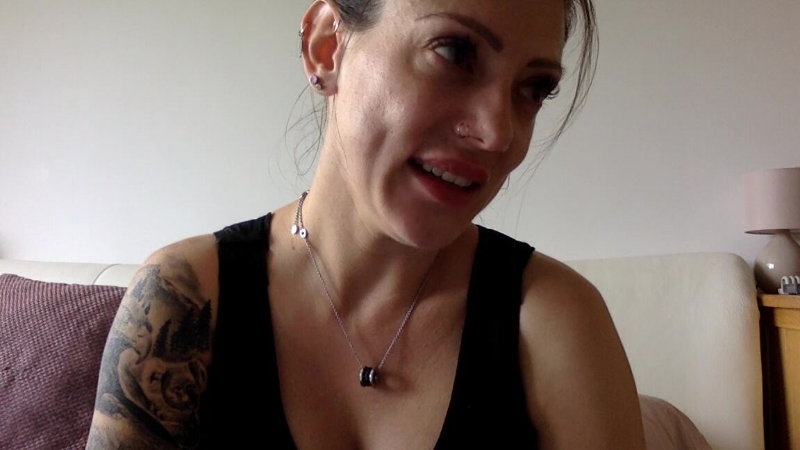 "SuzieLove212" big tits, free, housewives, milf, tattoos free why am i so risky Manyvids