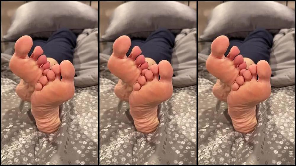 Solemate91 Nicknamed Solemate91 01 23 2025 Onlyfans Video You Love Sitting At My Feet While I Ignore You Such A Good Foot Boy