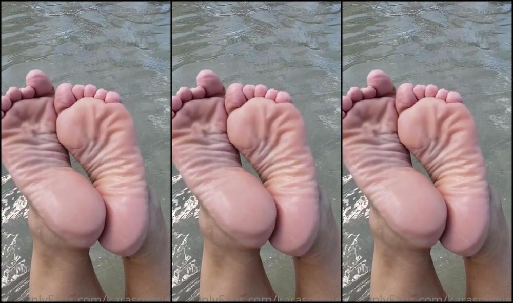 Karaspiggies Just A Clip Of Me Splashing Around On Saturday