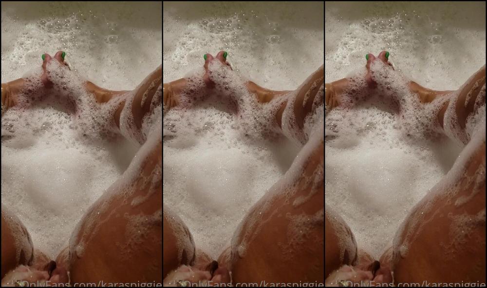 Karaspiggies Happy Toesday Naked In The Tub