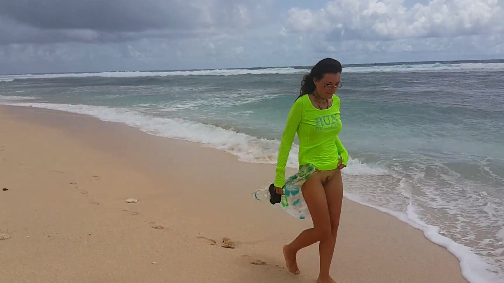 dream4angel pee in storm n wind rainy weather at ocean shore Pornhub