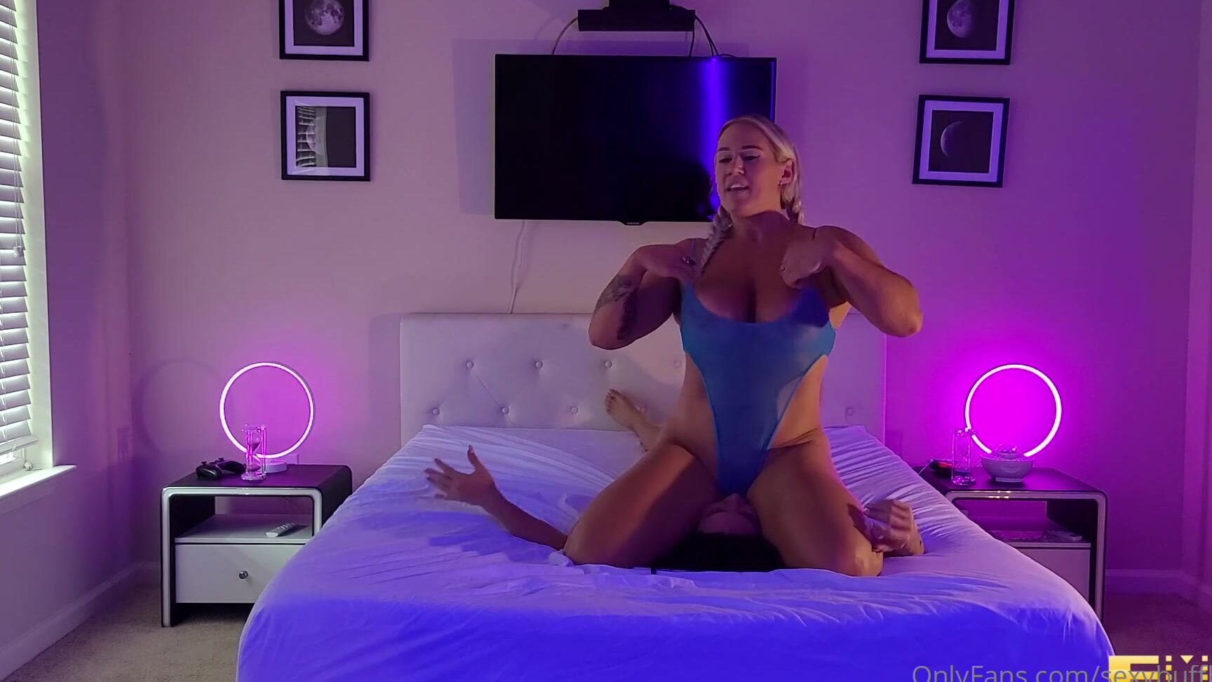 Sexybuffbabe As Promised Goddessnadia And I With Some Lunch Time Fem Wrestling Xoxo