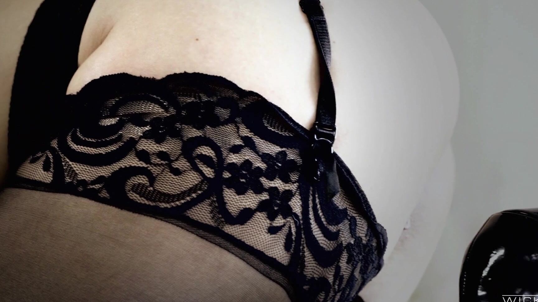 "Mix" Axel Braun's Nylon_3 SiteRip