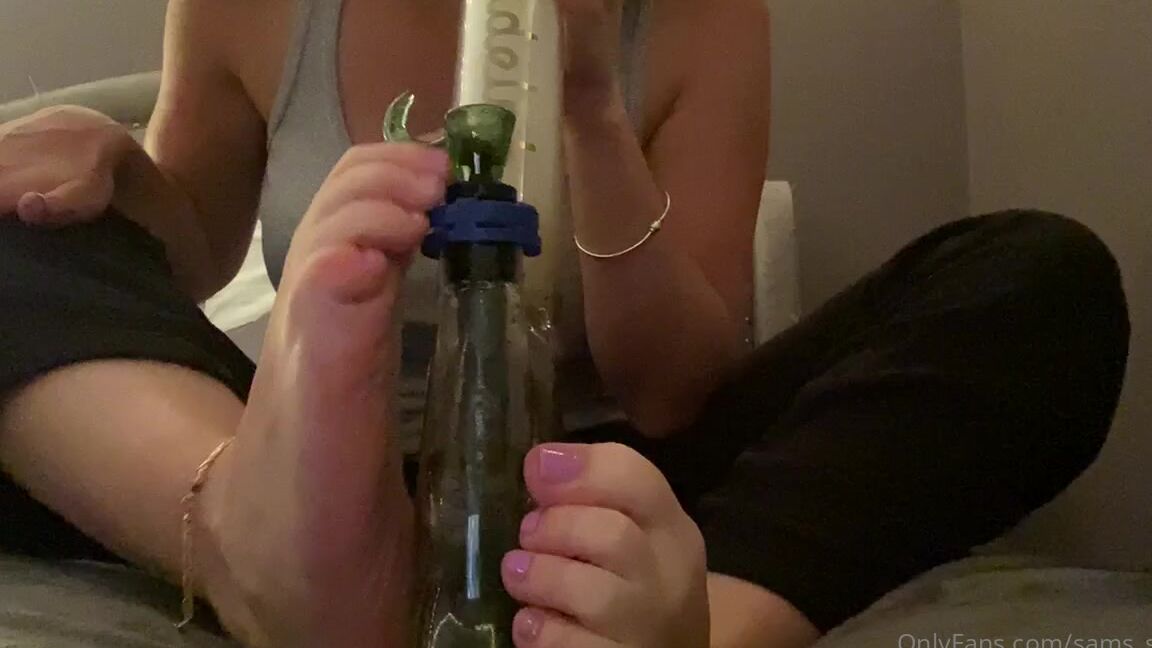 Sam Soles Nicknamed Sams Soles Onlyfans Sorry For The Bad Lighting But Just Took This Quick Before Bed Stressful Day But Hoping To Relax