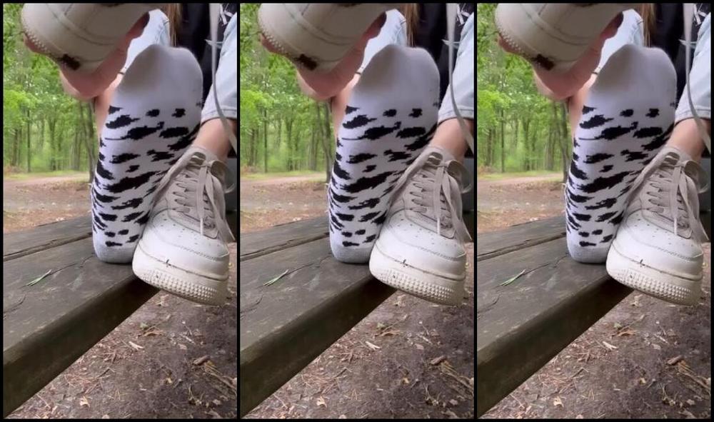 Indubiopronova Nicknamed Indubiopronova Onlyfans Your Favorite Soft Soles And Toes Outdoor In The Forest Need I Say More