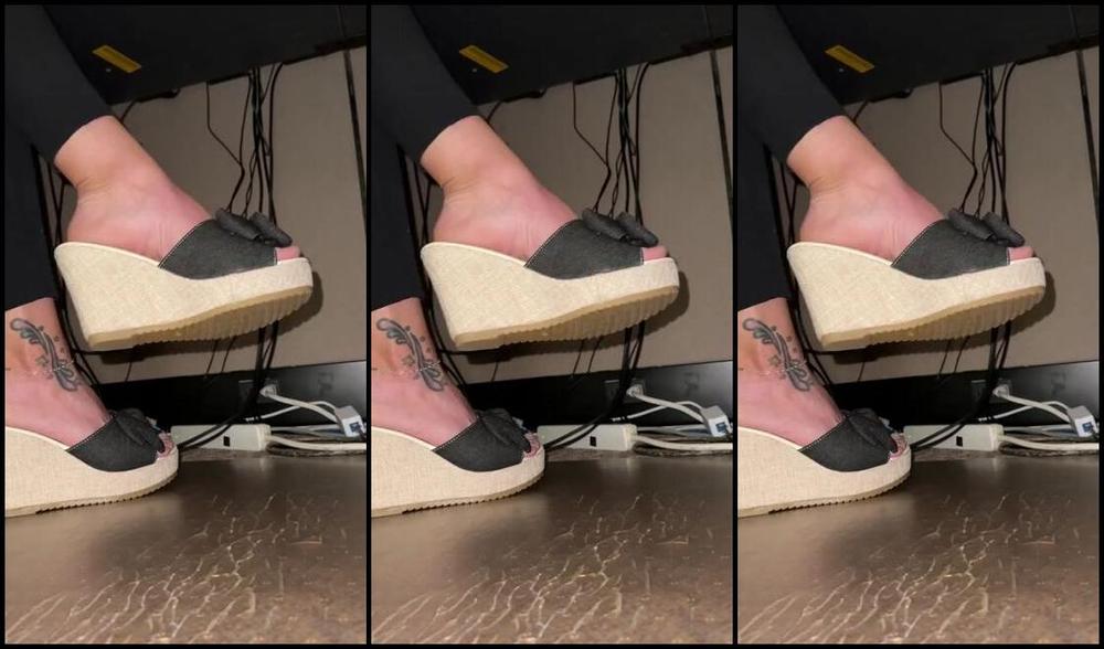 Soldmysolesforink Nicknamed Soldmysolesforink 10 18 2024 Onlyfans Video Its Eff Off Friday You Know What That Means